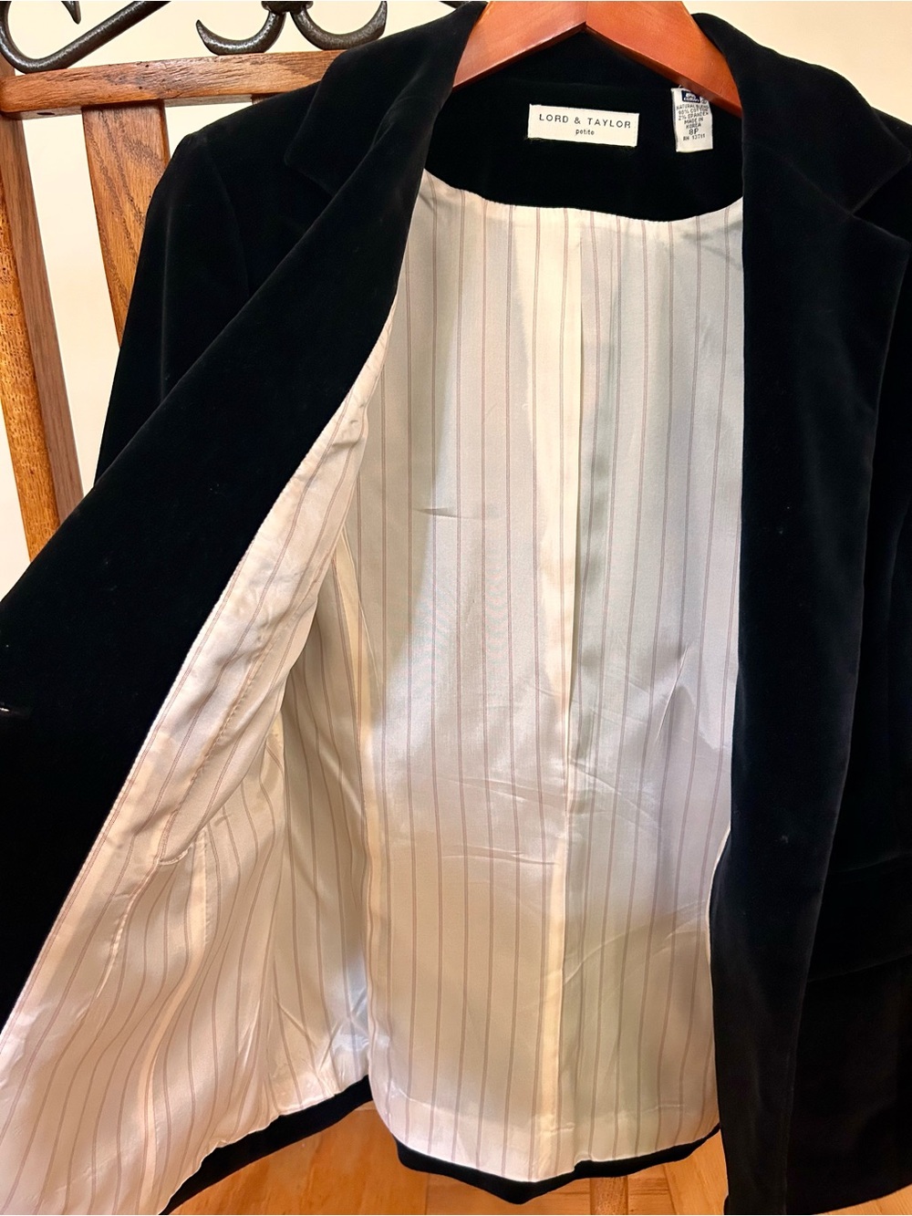 Lord & Taylor Black Velvet Women's Blazer - Picture 2 of 7
